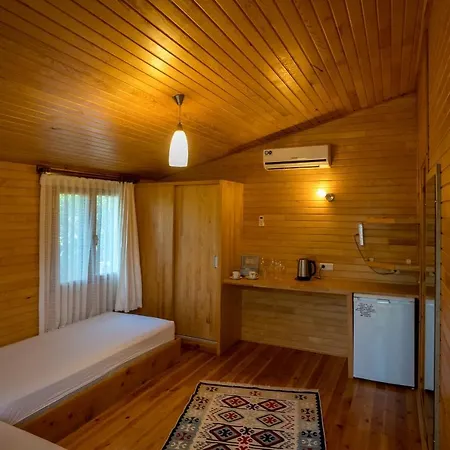 Baraka House Gasthof 2*